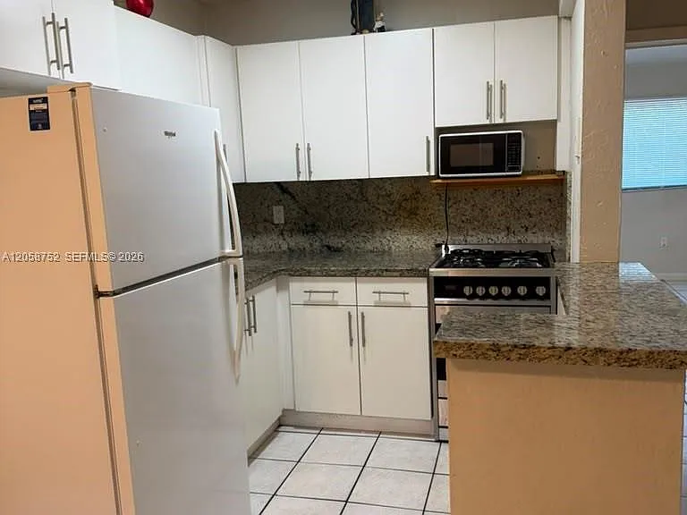 1330 W 54th St #221C — Photo 17