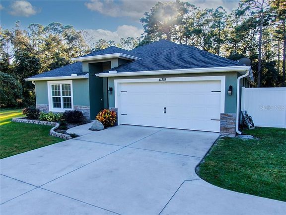 2nd image of 41319 Poinciana St