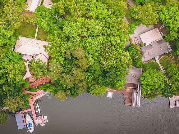 2nd image of 70 Riverhaven Dr