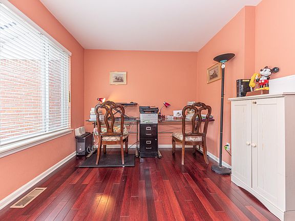 4th image of 4686 Sycamore Dr