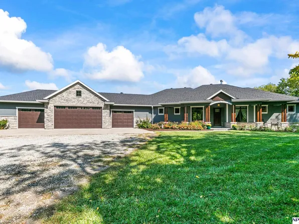 16421 S 36th St, Bellevue, NE 68123