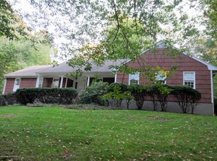 15 Mabern Dr, Holmdel, NJ 07733