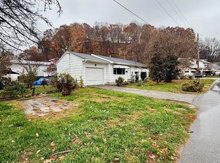 510 N 4th St, Flatwoods, KY 41139