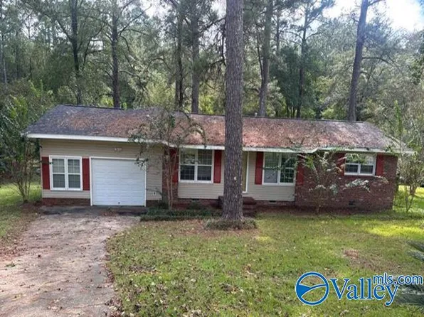 182 Woodland Hills Dr, Ozark, AL 36360