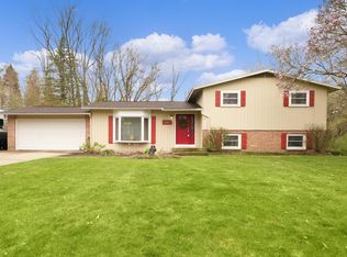2694 Wildridge Ct NE, Grand Rapids, MI 49525
