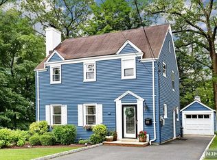 126 Dora Ave, Waldwick, NJ 07463