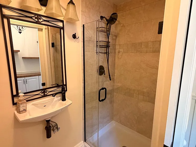 1214 Eastover Pkwy — Photo 8