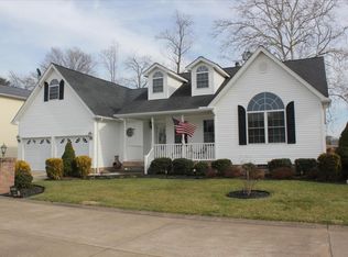 282 Pebble Creek Dr, Fraziers Bottom, WV 25082