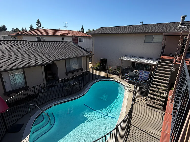 1576 Ontario Dr #14 — Photo 1