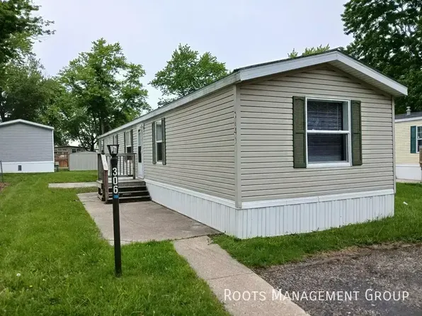 306 Carriage Lane Est, Streator, IL