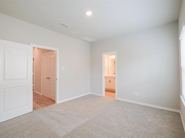 6434 New York St — Photo 16