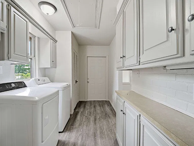 1109 S Ellison Ave — Photo 10