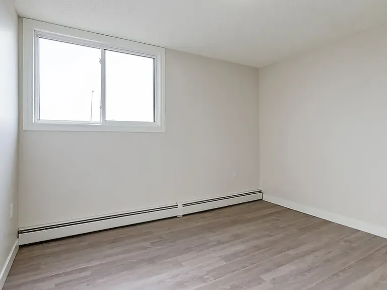 608 2nd St W #308 — Photo 35