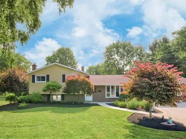 8230 Yorkshire Dr, Mentor, OH 44060