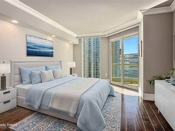 5th image of 2777 Paradise Rd Unit 1701