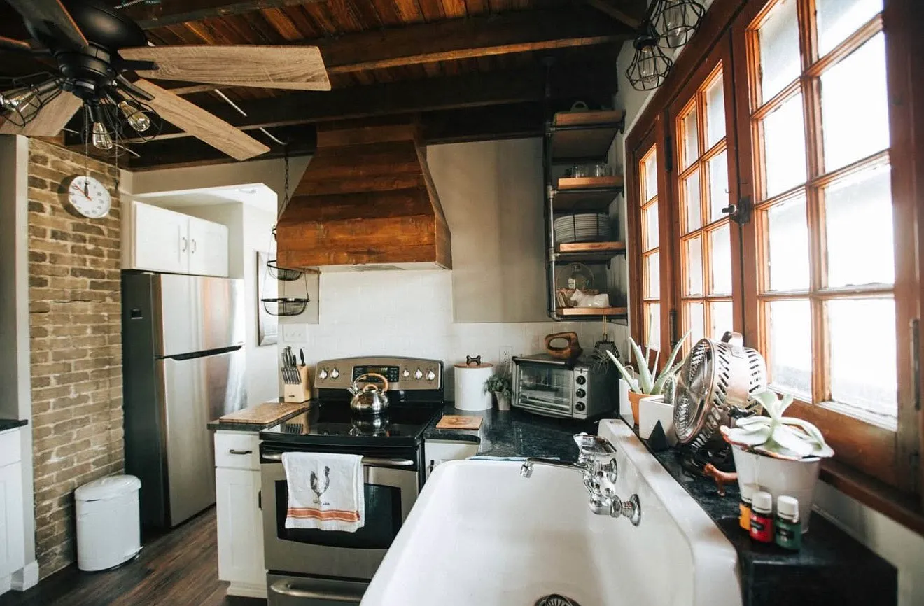 2 bed, 1000 sqft, $1,800 — Photo 2