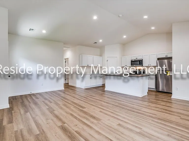 2142 N Melody Ct — Photo 5
