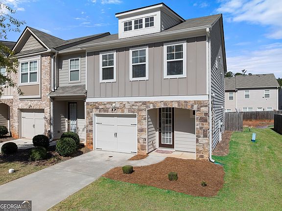 3rd image of 5152 Madeline Pl