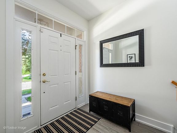 2nd image of 5566 Cloverdale Rd