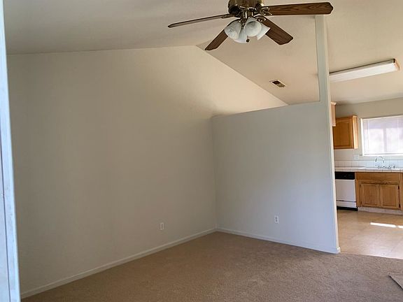 3rd image of 612 W Park St