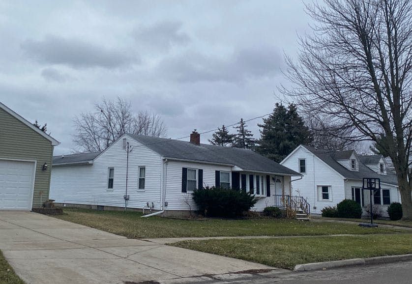 1009 S Church St, Saint Johns, MI 48879 Zillow