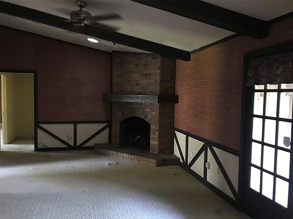 4th image of 809 Ambassador Ln