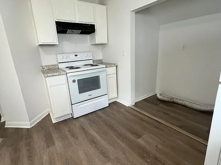 1702 Lawn Ave #2 — Photo 3