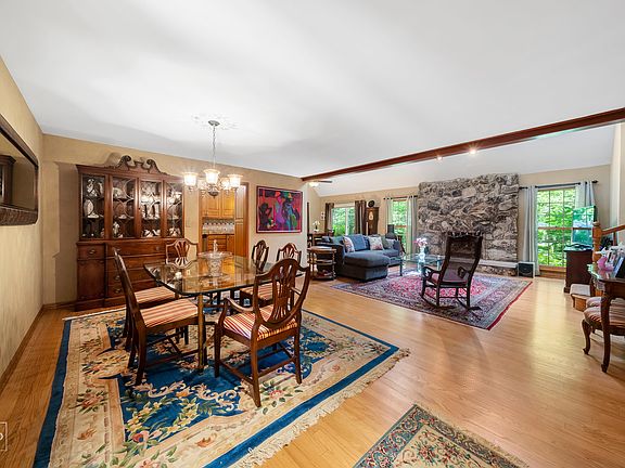 5th image of 1223 W Groh Ct