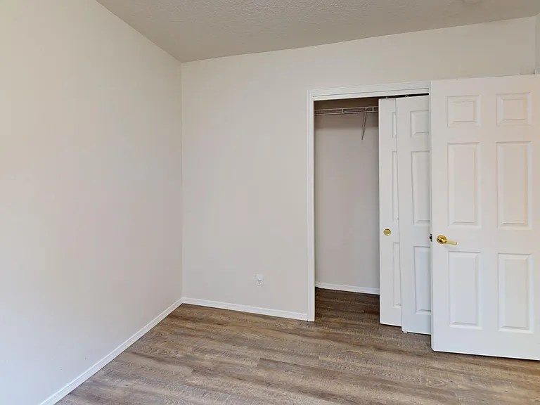 6812 Glenturret Way NE — Photo 16