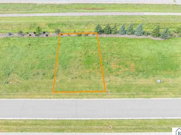 216 Double Eagle Dr, Mankato, MN 56001