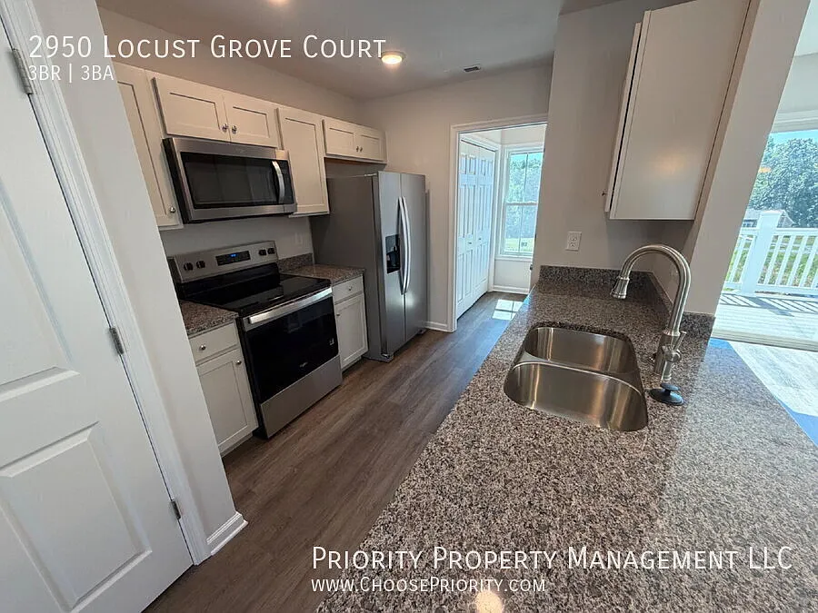 Newly Built Modern 3-Bedroom, 2.5-Bath Townhouse with Garage in Harrisonburg's Locust Grove Commu... — Photo 4