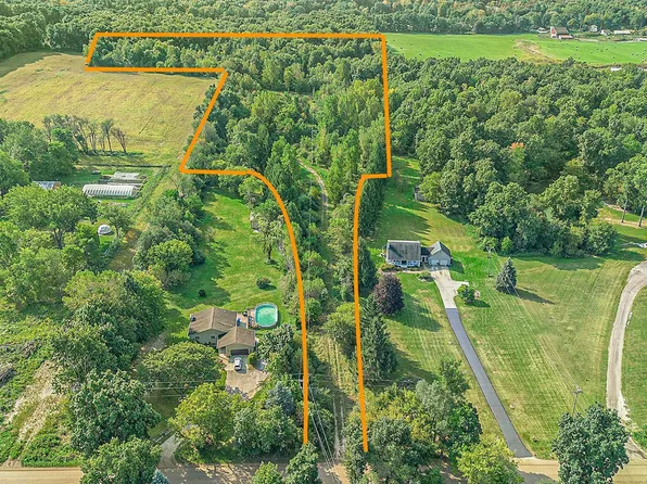 8533 Oak Hill Rd, Clarkston, MI 48348