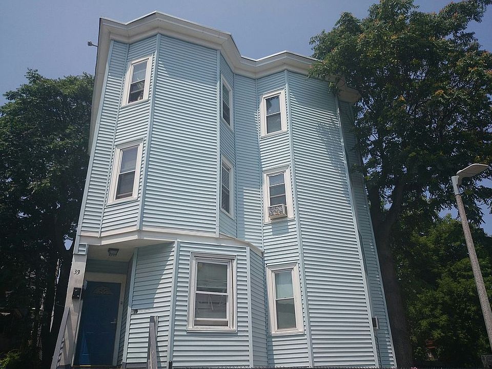 1st image of 33 Woodford St