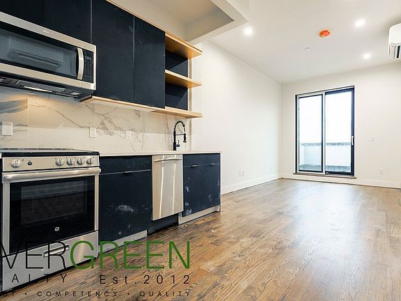 5th image of 195 Troutman St