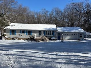 115 Thiel Dr, Dingmans Ferry, PA 18328