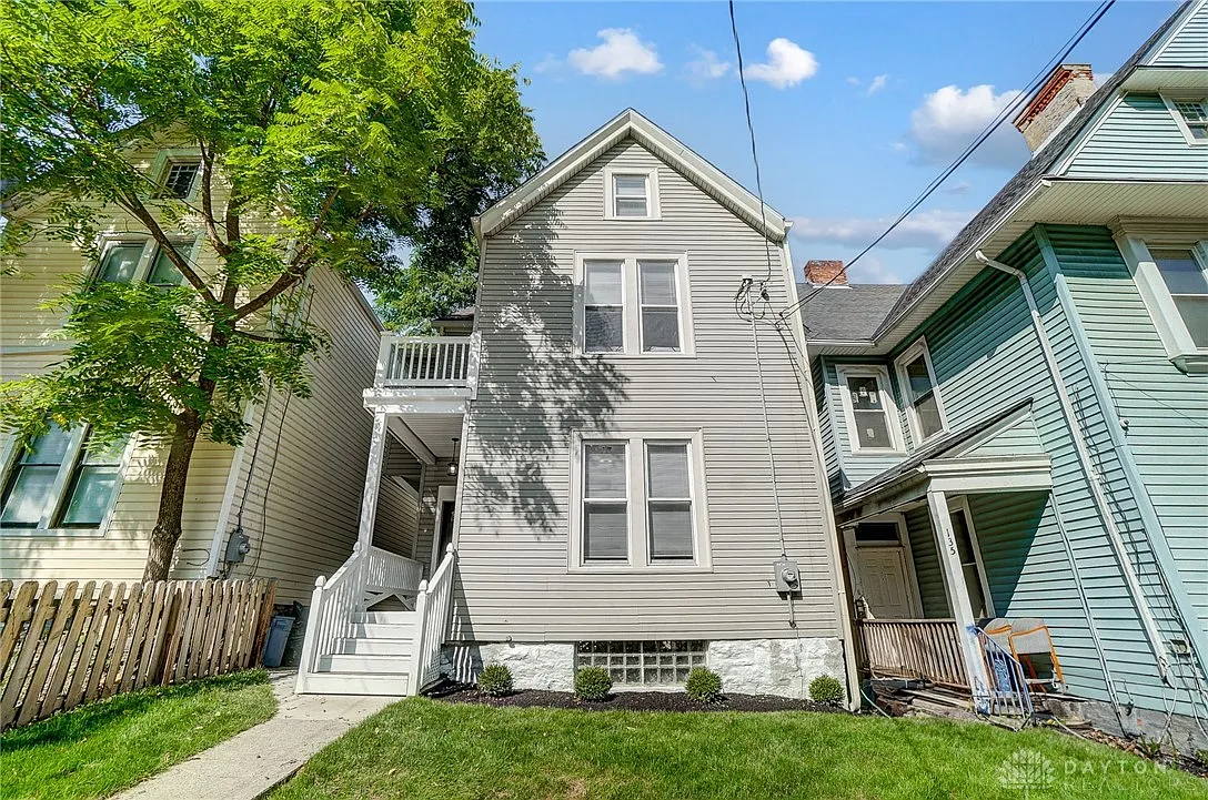 3133 Harvard Ave photo 1