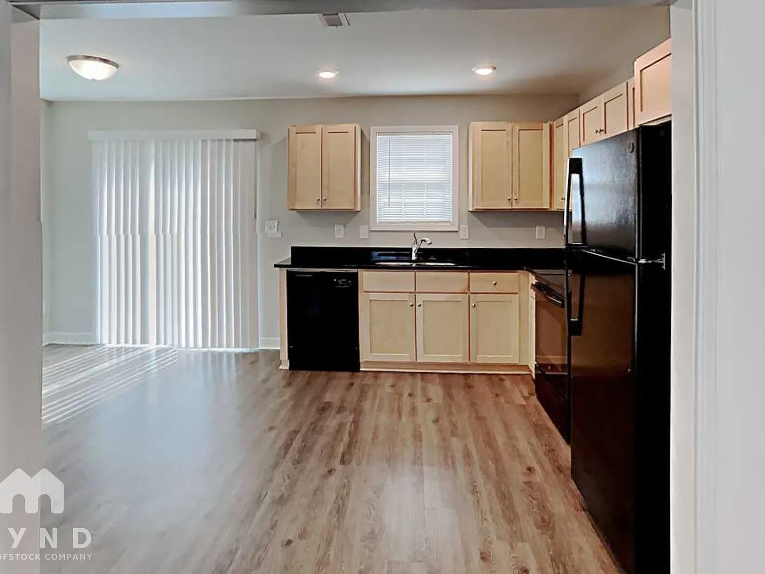 3 bed, 2.5 bath, 1260 sqft, $1,600 — Photo 4