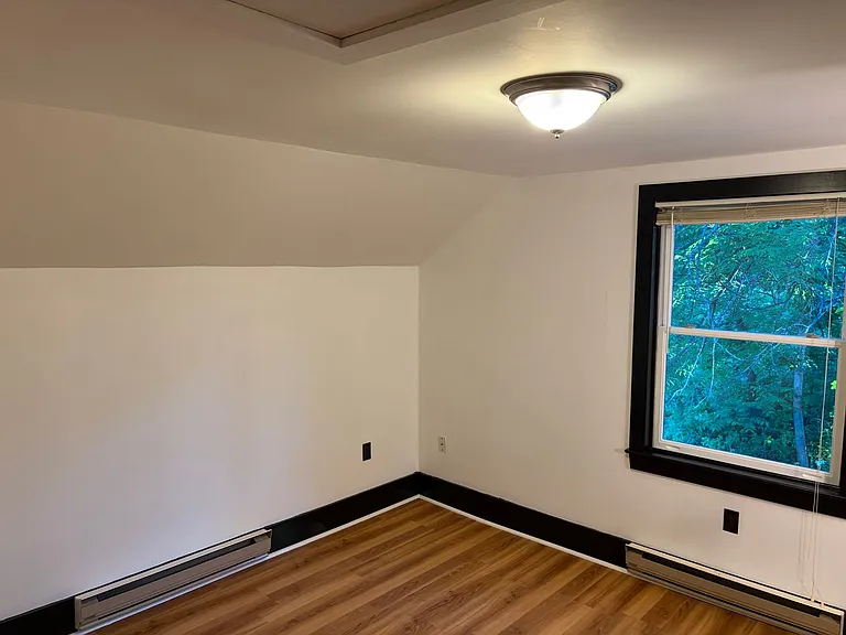 16 Jameson Ave — Photo 8