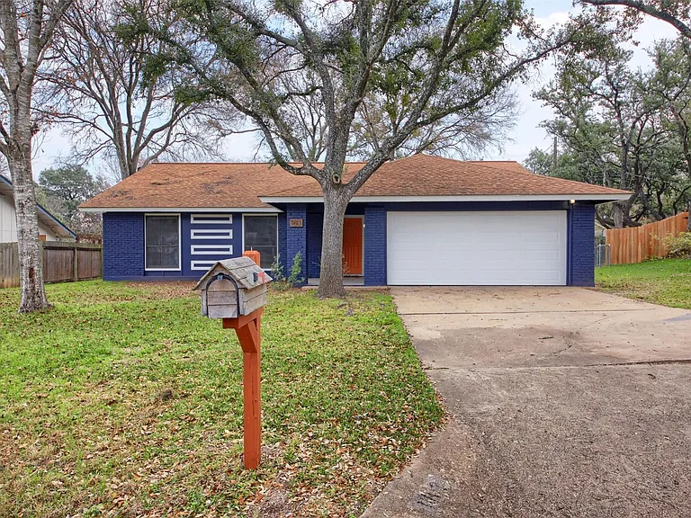 11813 Highland Oaks Trl — Photo 2