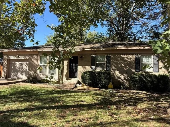 1309 N Erie Ave, Russellville, AR 72801