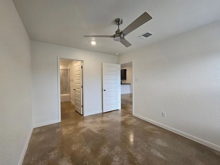908 Cherry Laurel Ln #A/B — Photo 12