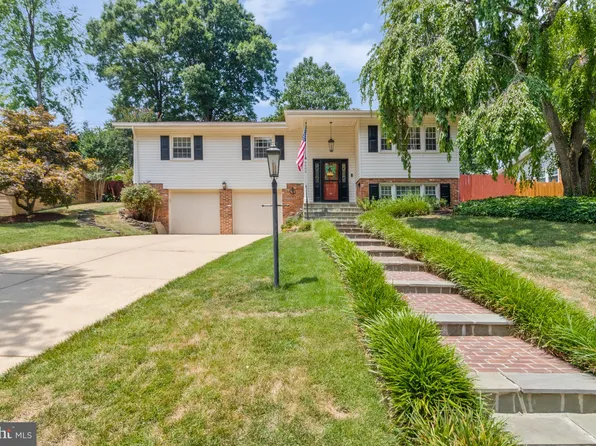 8602 Bound Brook Ln, Alexandria, VA 22309