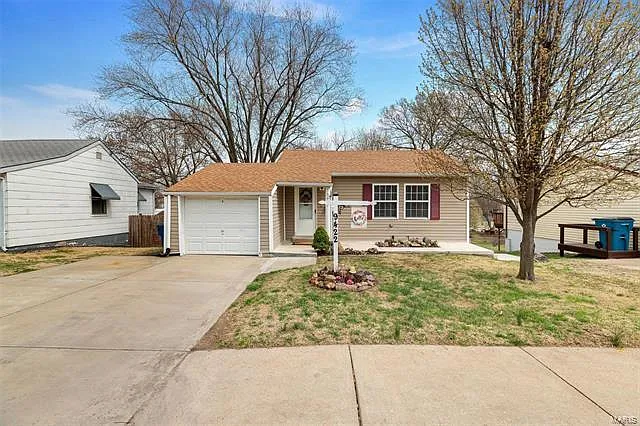 9422 Mackenzie Rd photo 1