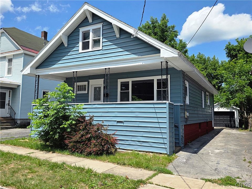 1st image of 1216 Oak St