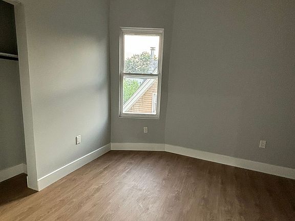 3rd image of 11 William St #3