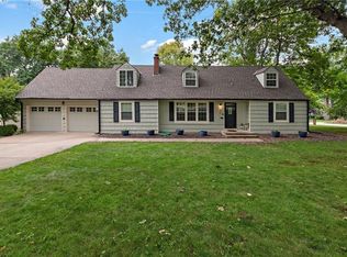 4500 W 74th Pl, Prairie Village, KS 66208