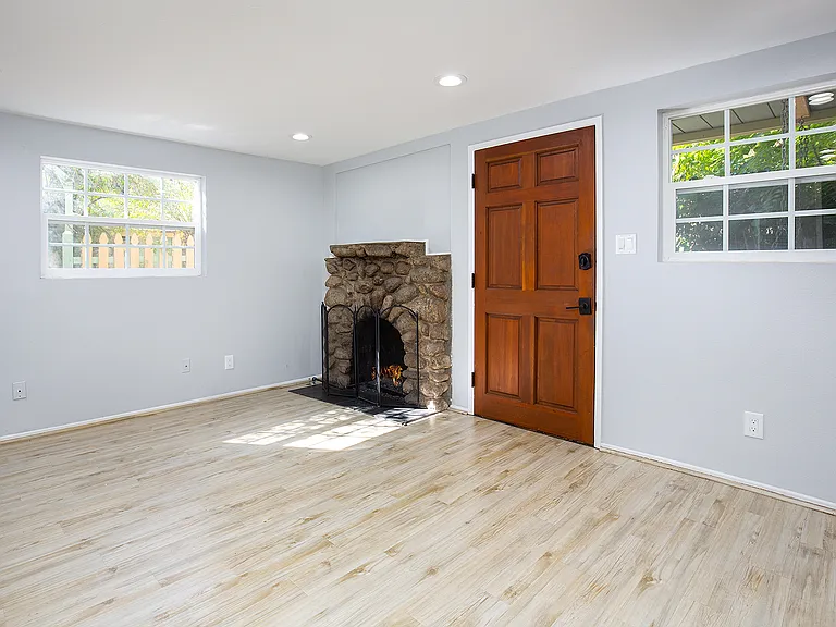 487 Sturtevant Dr #1 — Photo 4