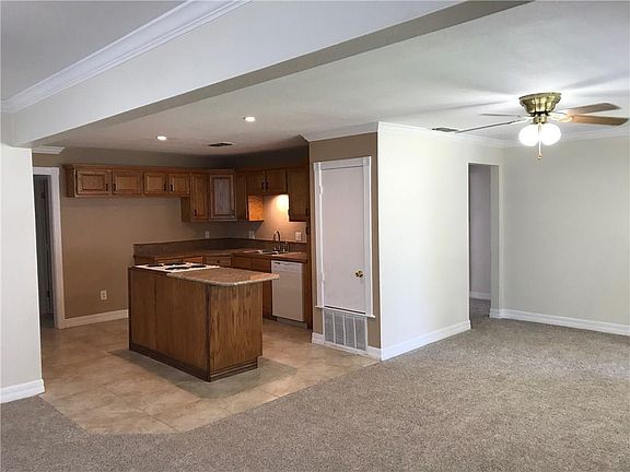 3rd image of 105 Benton St