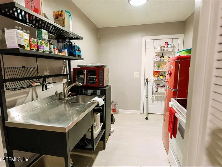 8037 Parental Cir — Photo 4