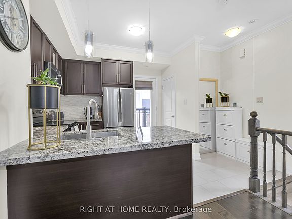 3rd image of 3077 Cawthra Rd #18